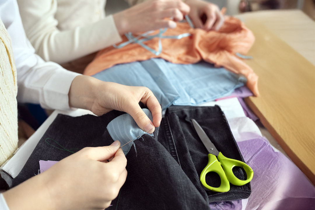Customização (Obs.: roupas e acessórios, com pintura)